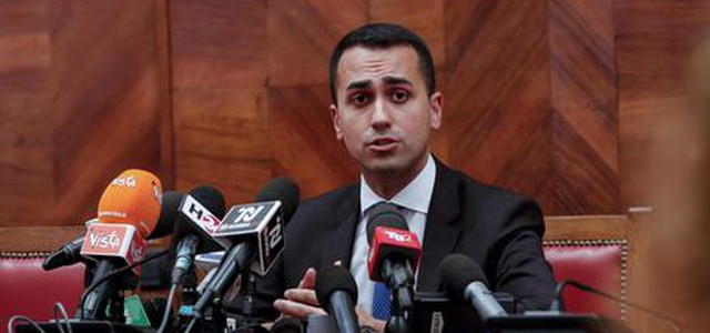 Migranti, Di Maio a Macron: 'Vera lebbra è l'ipocrisia europea'