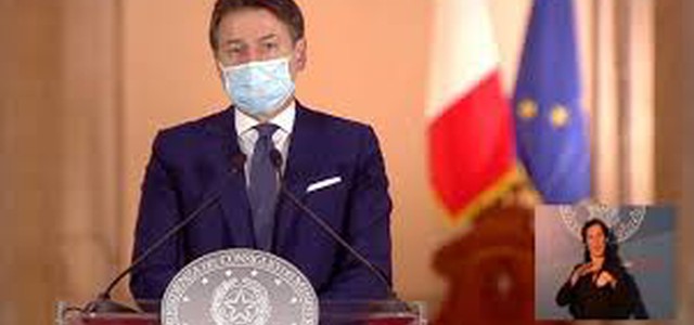 Conte agli italiani: " Stringiamo i denti ora per tornare a respirare a dicembre"