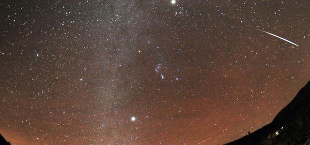Il cielo dà spettacolo con la notte delle stelle cadenti