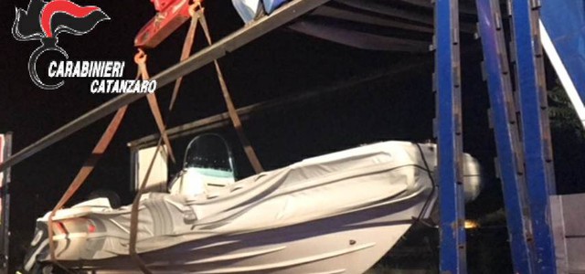 Imprenditore catanzarese vende il suo gommone, ma viene truffato: carabinieri lo ritrovano