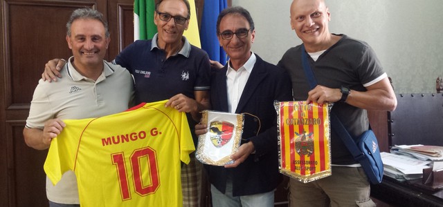 Abramo e Mungo accolgono la scuola calcio "Aquile Catanzaro"