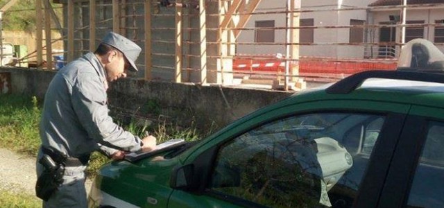 Sequestrato piazzale di una scuola, lavori senza autorizzazione