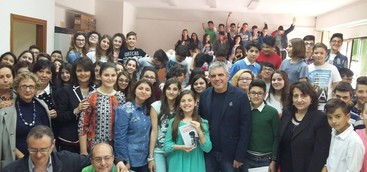 Torna in molte scuole "Il cacciatore di meduse", il romanzo "antirazzismo" di Ruggero Pegna