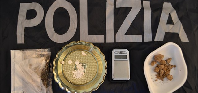 Droga nascosta in casa, arrestato pregiudicato 47enne