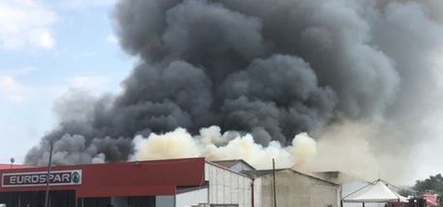 Incendio centro commerciale, non è doloso