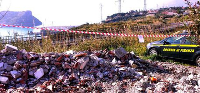 Sequestrata discarica abusiva di rifiuti