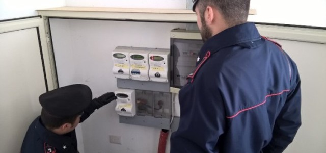 Allacci abusivi a rete Enel, deferito 61enne di Catanzaro nel crotonese