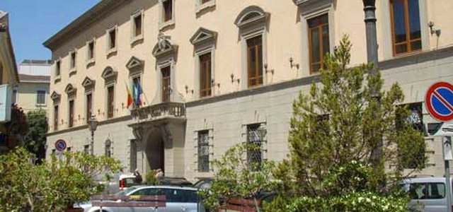 Ultimi giorni per rinnovare la carta d’identità cartacea, dal 14 maggio sarà solo elettronica