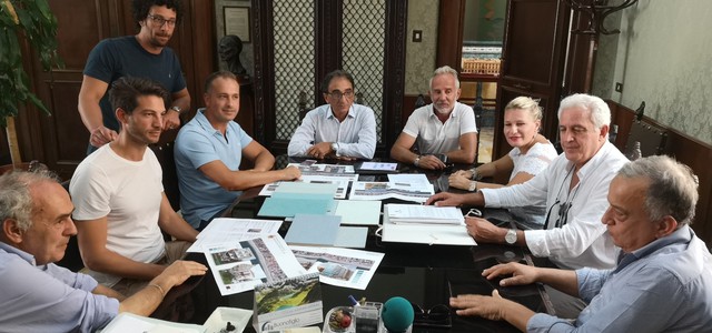 Piano del colore dei palazzi del quartiere marinaro al centro di una riunione a Palazzo De Nobili