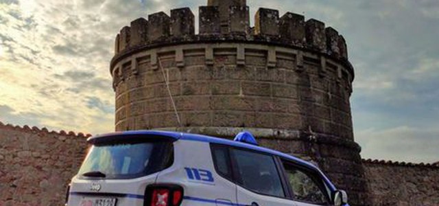 Polizia consegna viveri a Serra San Bruno
