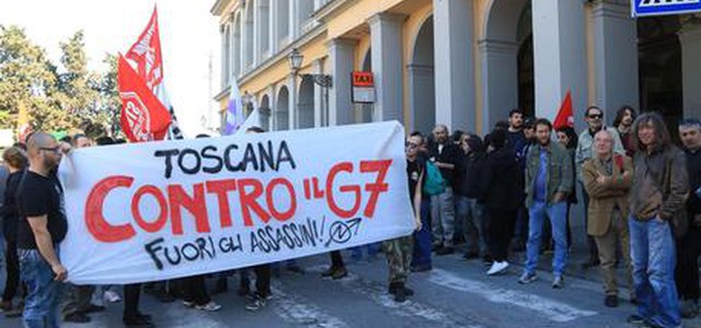 G7, tensioni a Lucca: 5 o 6 agenti contusi in scontri