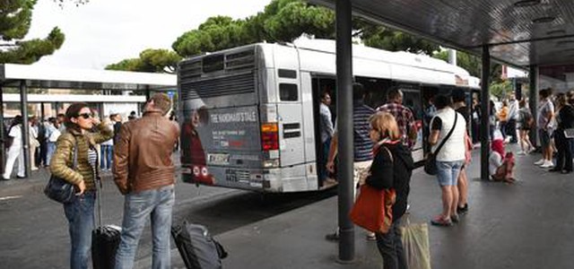 Manovra: sconti per tessere bus e treni