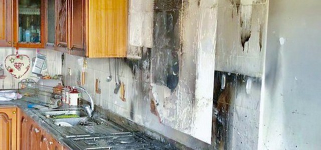 Pentola su gas fa scoppiare rogo, coppia di anziani salvati da maresciallo