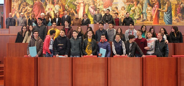 Gli studenti del Liceo "Volta" di Reggio in visita a Palazzo Campanella 
