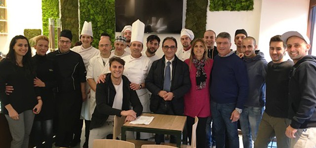 La nuova vita dello storico Bar Comunale: Abramo visita il locale in anteprima