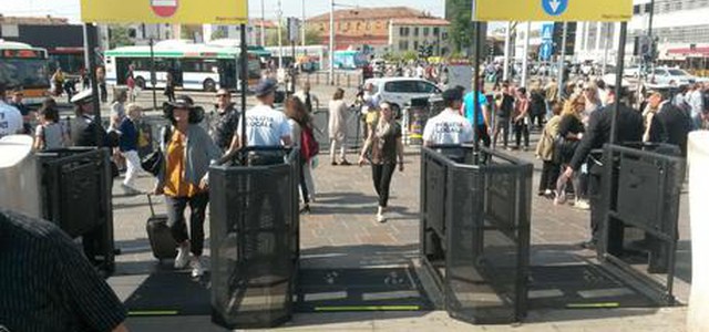 Venezia: tornelli in funzione, folla ma per ora nessuno stop
