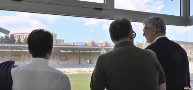 La nuova società del Catanzaro in visita al Ceravolo, Noto: "Speriamo si finiscano i distinti" VIDEO
