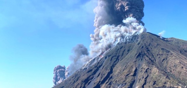 Eruzione Stromboli, geologi: "Veicolare i piani di emergenza alla popolazione e ai turisti"