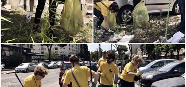 A Roma magliette gialle del Pd, Raggi: 'Avete sporcato 20 anni'