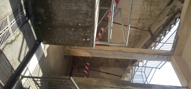 Loculi fatiscenti al cimitero segnalati da Ponte Morandi 
