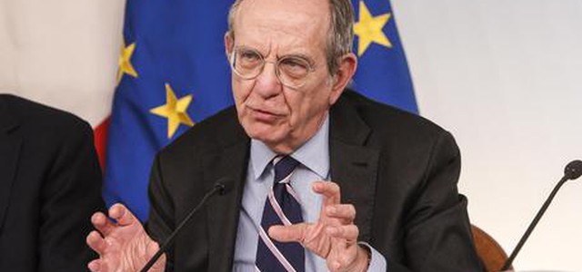 Padoan, tasse abbassate, continueremo