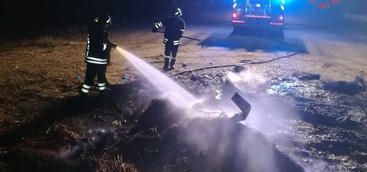 Rifiuti in fiamme sulla spiaggia di Roccelletta, è incendio doloso (VIDEO)