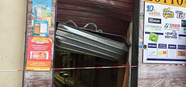 Rapinato un bar tabacchi in centro a Cosenza 