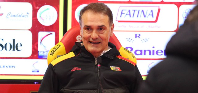 Vivarini: “La squadra ha fatto vedere notevoli miglioranti ma manteniamo i piedi ben saldi per terra”