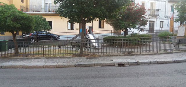 Residenti del quartiere Pontegrande soddisfatti della ristrutturazione dei giardinetti di via Ettore