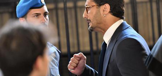 Corona: pm, confiscare la sua casa ma ridargli 1,8 milioni