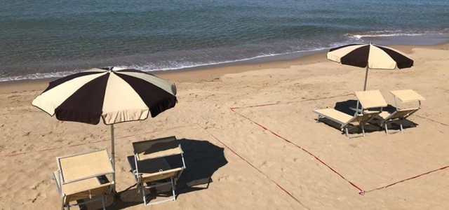 Balneari Sardegna, adottato provvedimento 30% superficie in più per spiagge sicure. In Calabria tutto tace.