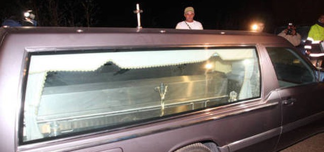 Carro funebre sbanda per malore autista, ragazza uccisa