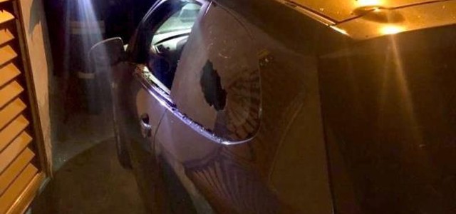 Sellia Marina, fuga di gas in un appartamento: l'esplosione danneggia portone e finestre