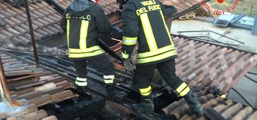 Incendio in canna fumaria nel lametino