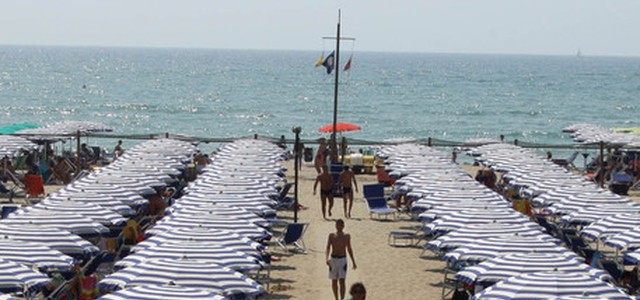 Tentano di salvare bimba, annegano padre e dipendente lido