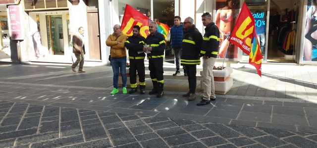Usb, i precari dei vigili del fuoco protestano anche a Vibo