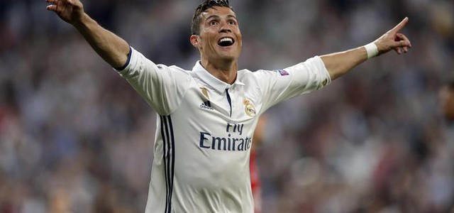 Champions League, Real Bayern 4-2, tripletta di Cristiano Ronaldo, in semifinale anche l'Atletico