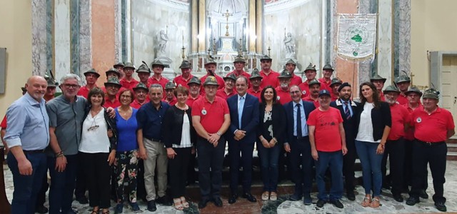 Chiaravalle Centrale, applausi e successo per il coro degli Alpini