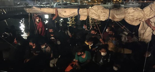 Migranti, nuovo sbarco nella Locride: arrivati in settanta