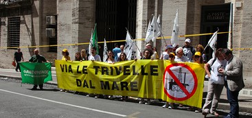 Greenpeace, Legambiente e WWF propongono un piano di decommissioning per 34 impianti offshore