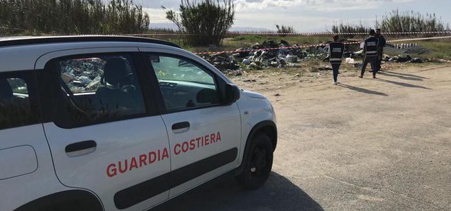 Sequestrata discarica abusiva dalla Guardia Costiera