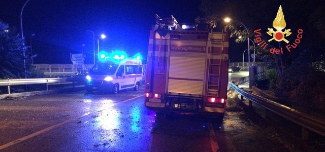Tenta il suicidio gettandosi dal ponte di Catanzaro, salvata dalla vegetazione