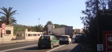 Ennesimo incidente al pericoloso bivio sulla statale 106 di Lazzaro