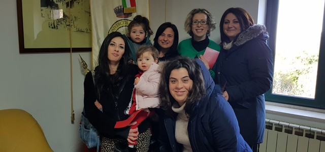 Il Comune di Amato ha consegnato sei bonus bebè da 500 euro