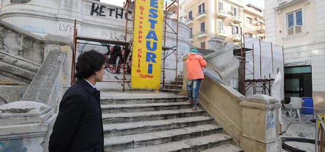 Operazione decoro urbano a Piazza Camagna 