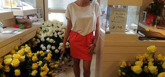 Per conquistare donna manda 1.800 rose