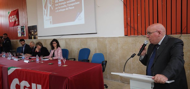 Oliverio a Gioia Tauro per l’iniziativa Cgil