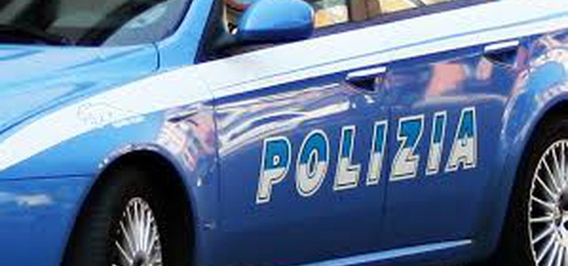 Crotone- Sparano in pieno giorno contro una paninoteca