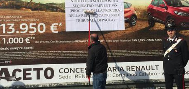 Acquisiti atti su cartelloni pubblicità