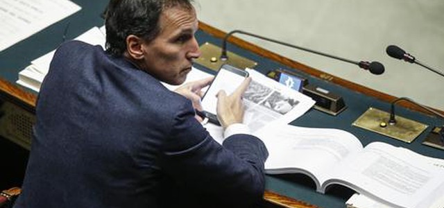 Manovra: Camera, il governo pone la fiducia